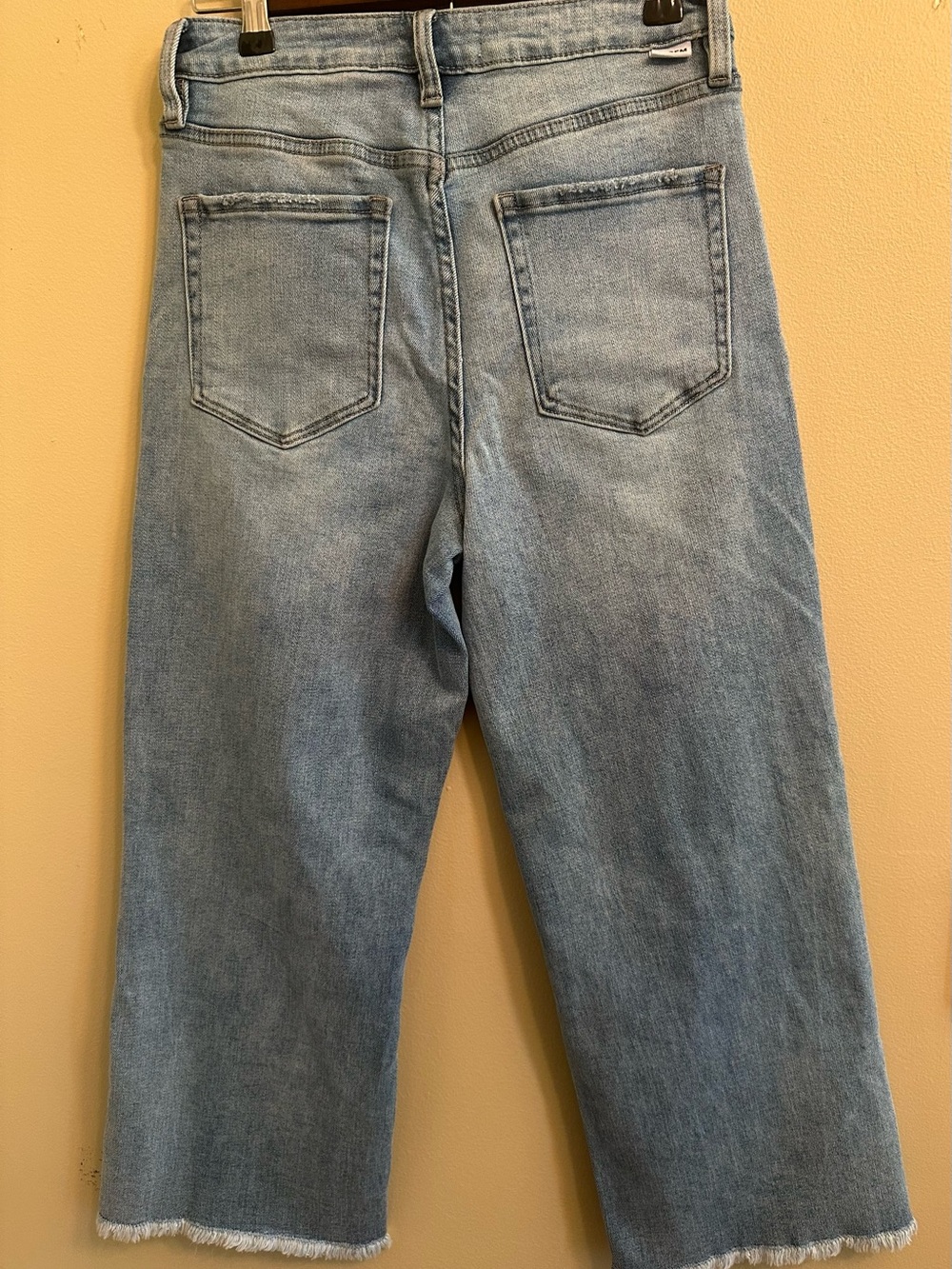 RFM Jeans Women's Crop Frayed Hem Distressed Stretch Size 7/28  1025 - Picture 3 of 8